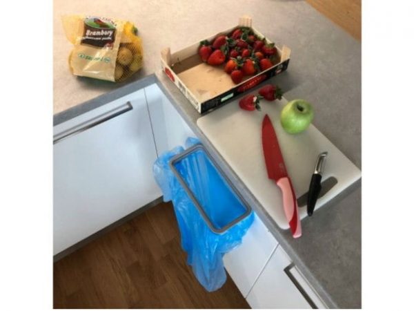 KOSZ NA ŚMIECI WORKI NA DRZWI SZAFKI WISZĄCY