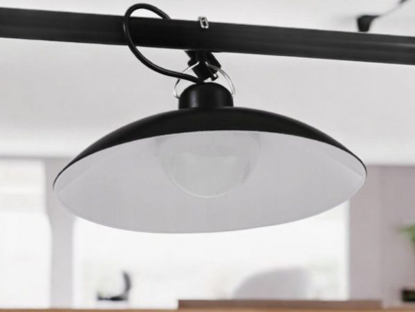 LAMPA SUFITOWA SOLARNA LED PILOT ŻYRANDOL