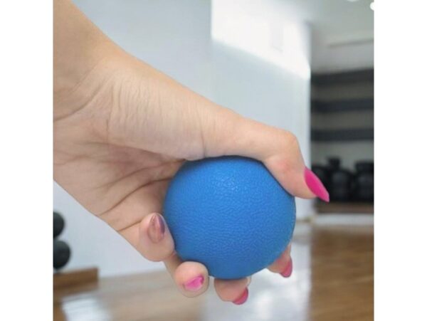 PIŁKA DO MASAŻU ROLLER 5,6 cm 6cm - niebieski