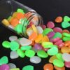 KAMIENIE ŚWIECĄCE FLUORESCENCYJNE 100szt - kolorowe