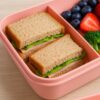LUNCHBOX ŚNIADANIÓWKA POJEMNIK NA ŚNIADANIE OBIAD SZTUĆCE Z BIDONEM ZESTAW - różowy siedzący jednorożec