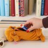 PIÓRNIK SZKOLNY MATERIAŁOWY PIES 24x14x8cm - brązowy