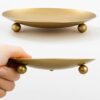 ŚWIECZNIK METALOWY PODSTAWKA POD ŚWIECZKĘ 11CM - złoty