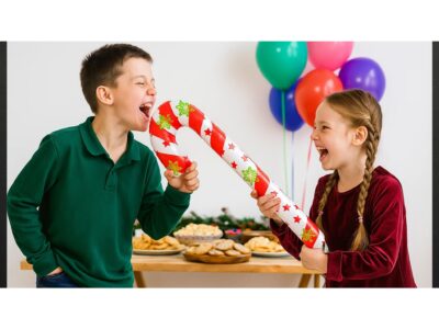 BALON CUKIEREK ŚWIĄTECZNY 90CM - czerwone paski z gwiazdkami