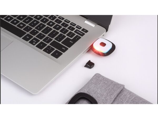 CZAPKA Z DASZKIEM Z OŚWIETLENIEM LED + LAMPKA LED DO CZAPKI Z LAMPKĄ LED 3 TRYBY