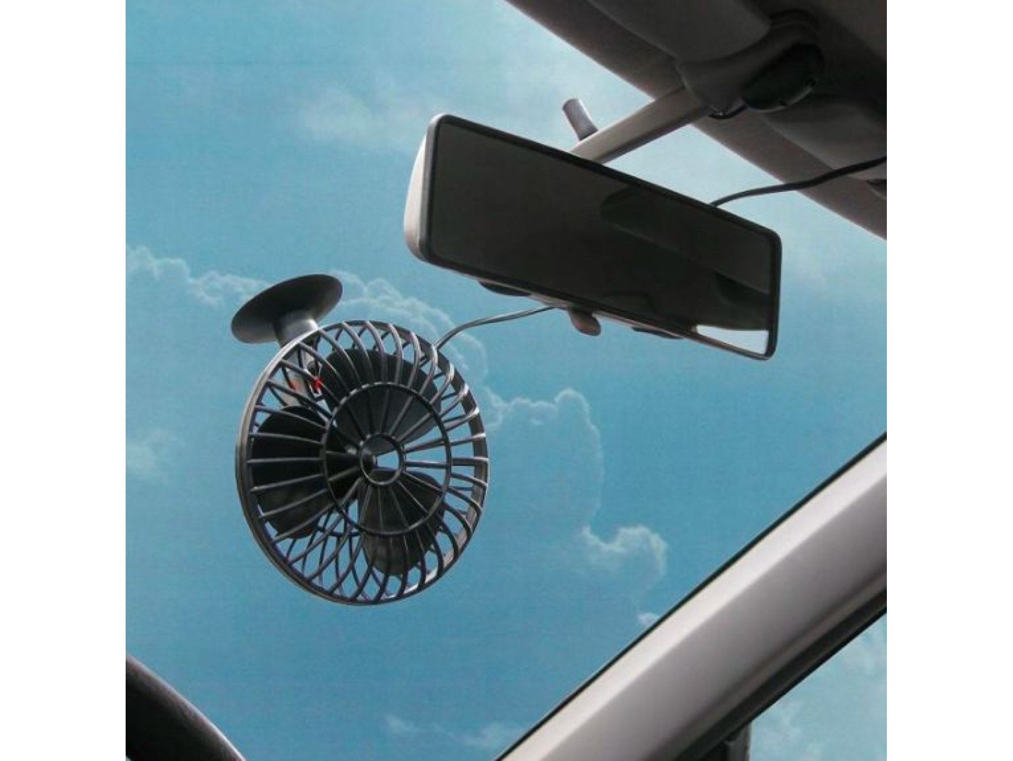 WENTYLATOR SAMOCHODOWY 12V WIATRAK POD ZAPALNICZKĘ